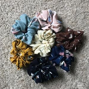 Pack of 7 Floral Scrunchies